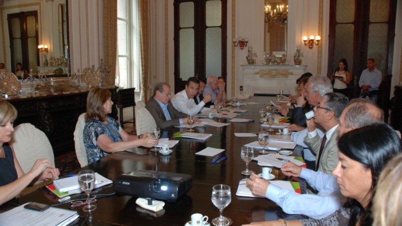 O encontro aconteceu no Salão de Banquetes do Palácio Piratini.