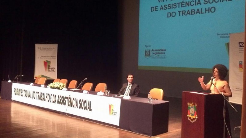 Os diretores prestaram esclarecimentos sobre o Programa.