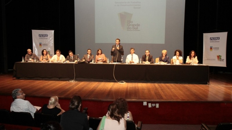 O cronograma de ações do Plano prevê a abertura das pré-matrículas para os cursos no dia 26 de março.