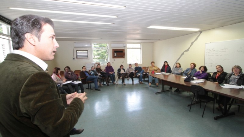 O objetivo do encontro era solucionar a falta de recursos humanos que a equipe técnica do Departamento enfrenta há alguns anos