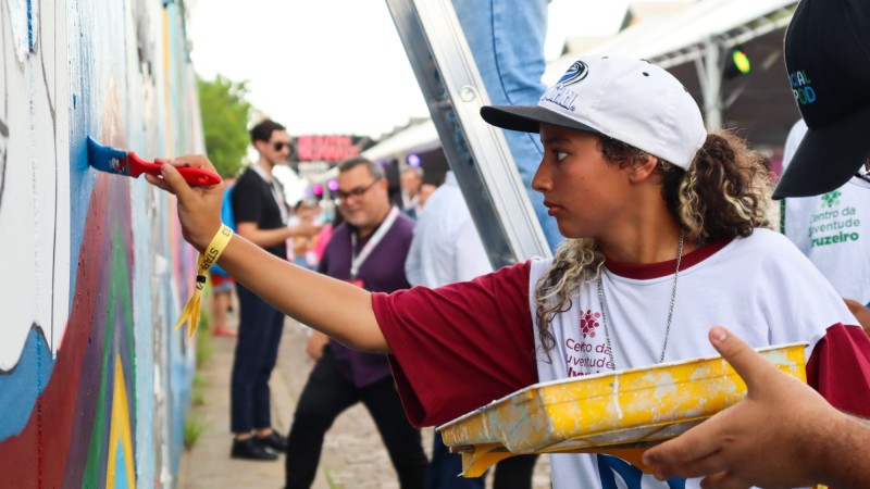 Jovens do CJ Alvorada colaboraram com a produção do painel