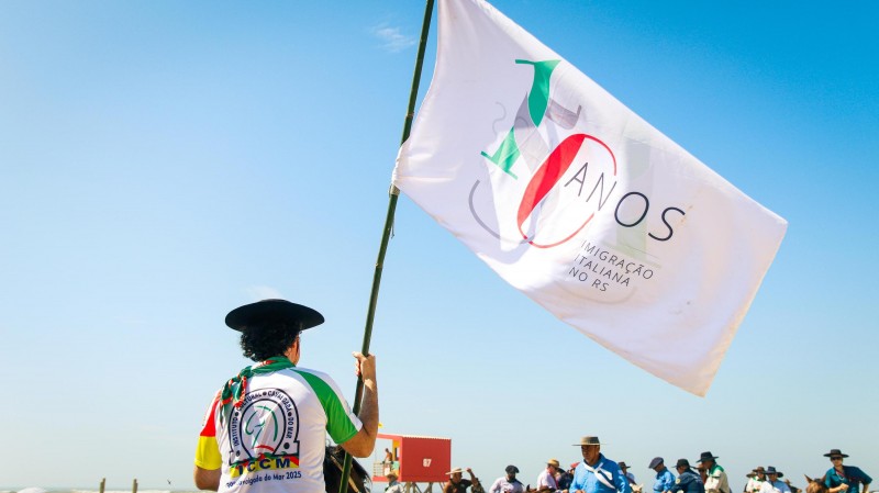 Bandeira dos 150 anos da imigração italiana no RS