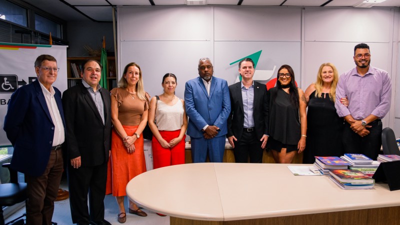 Autoridades prestigiaram o ato no Centro Administrativo do Estado.